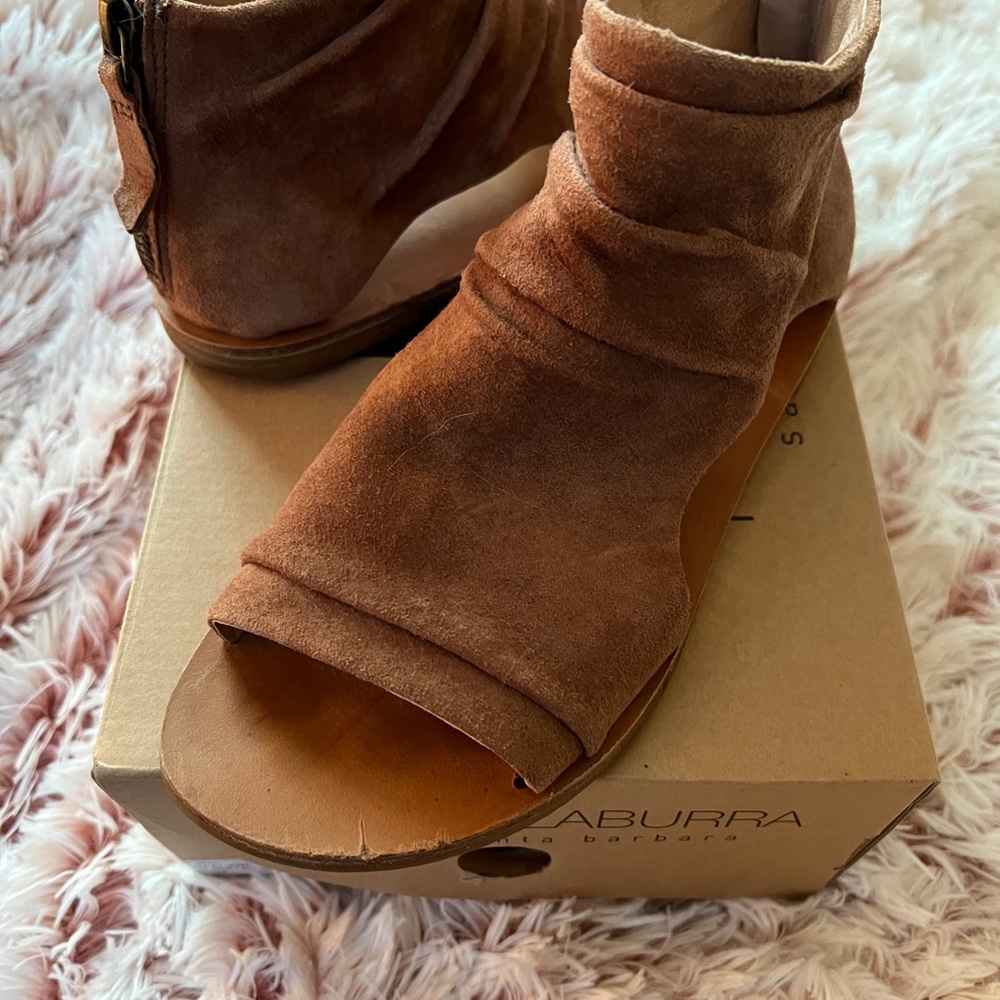Koolaburra Women's Open-Toe, Suede Shootie/Sandal